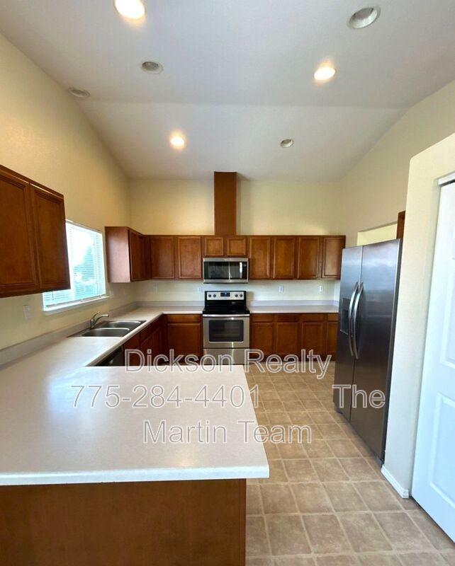 2435 Mammatus Dr - Photo 2 of 20
