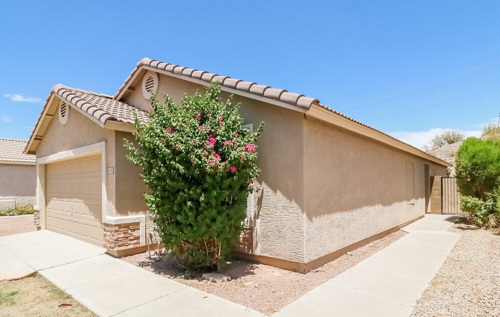 16501 N 113th Ave - Photo 3 of 19