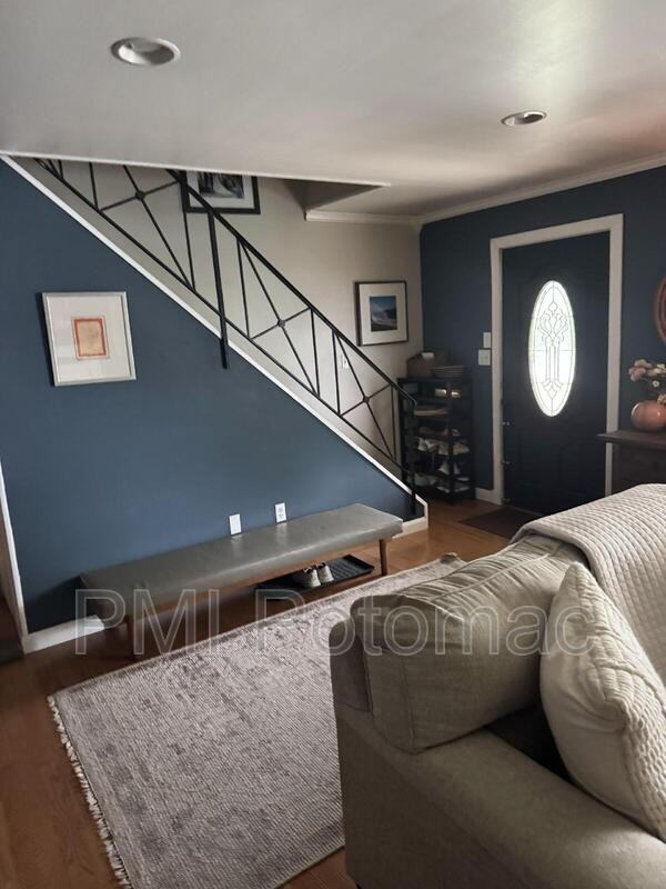 12618 Kavanaugh Ln - Photo 2 of 44