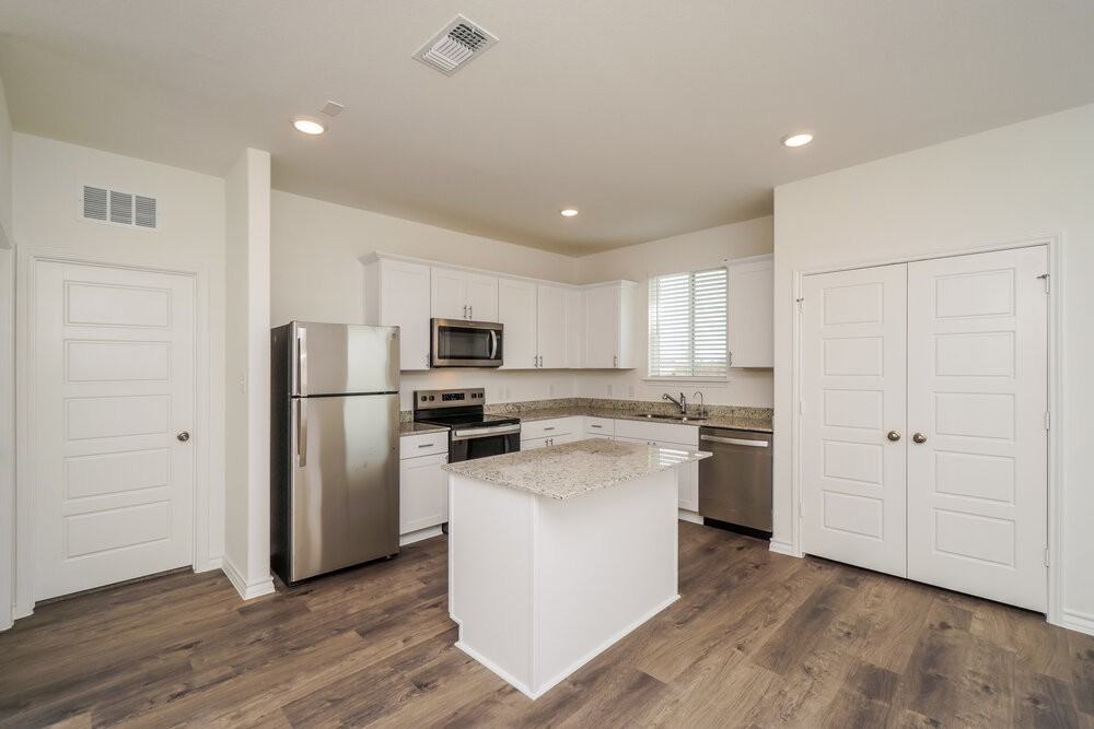 1637 Viola Ln - Photo 7 of 17