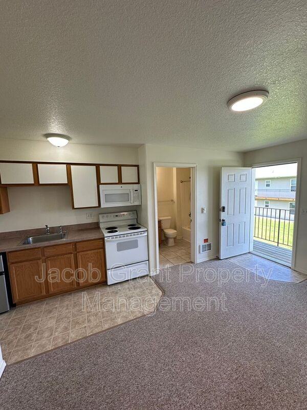 1378 Curlew Dr #228 - Photo 4 of 7