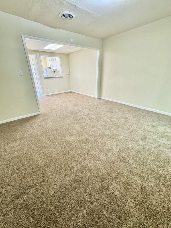3925 Keswick Ct - Photo 4 of 9