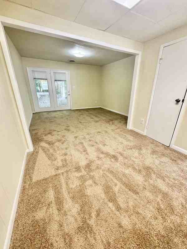 3925 Keswick Ct - Photo 5 of 9