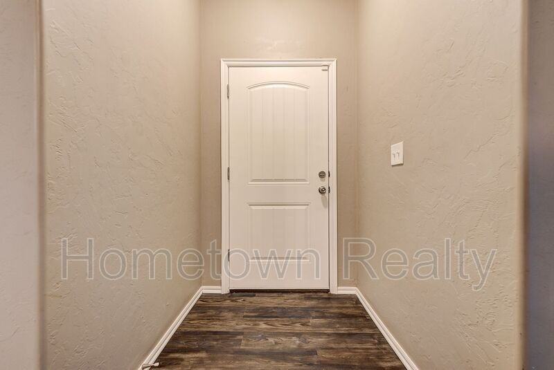 11206 Nw 114th St - Photo 4 of 37