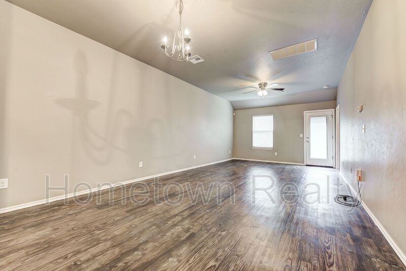 11206 Nw 114th St - Photo 5 of 37