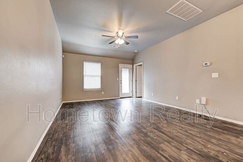 11206 Nw 114th St - Photo 7 of 37