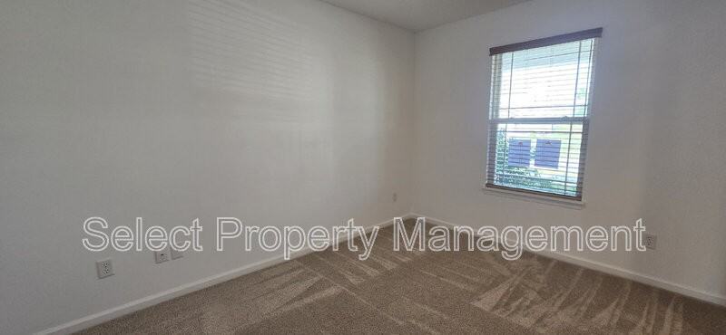 1396 Livingston Lakes Way - Photo 3 of 38