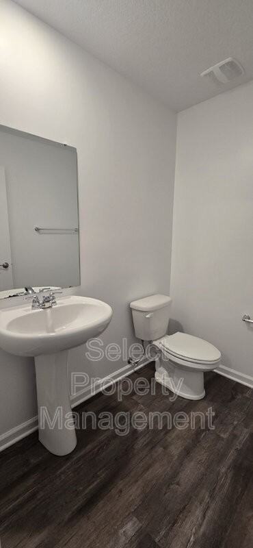 1396 Livingston Lakes Way - Photo 5 of 38