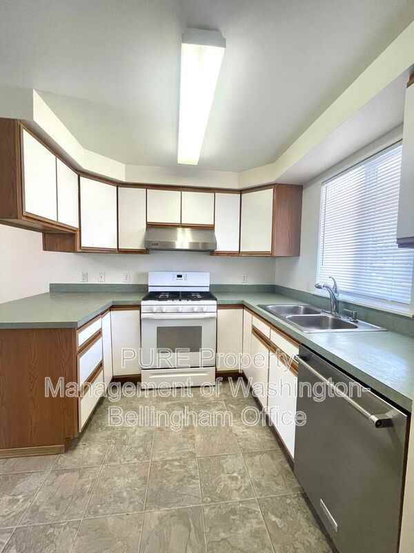 411 Rowland Rd - Photo 3 of 15
