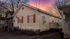 3027 Peronne Ave #B - Photo 1 of 1