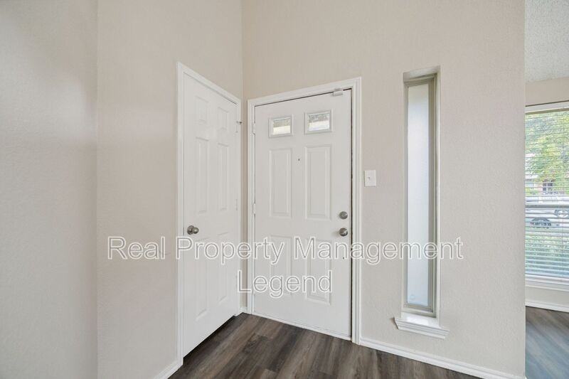 817 Sewell Dr - Photo 5 of 30