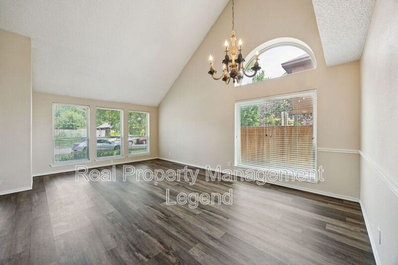 817 Sewell Dr - Photo 6 of 30