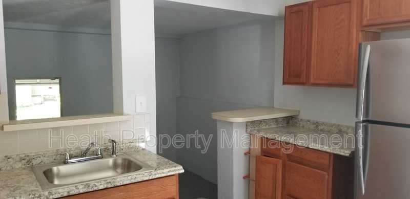 2460 Melrose Ave S - Photo 2 of 15