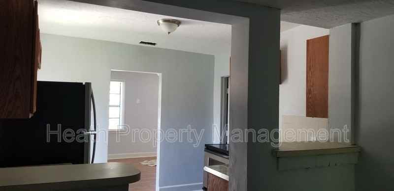 2460 Melrose Ave S - Photo 3 of 15