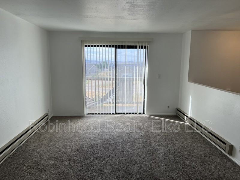 397 Parkchester Dr - Photo 7 of 24