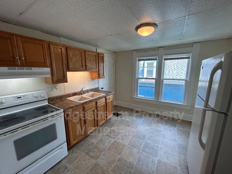 S Mulberry St - Photo 2 of 8