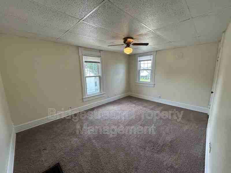 S Mulberry St - Photo 3 of 8