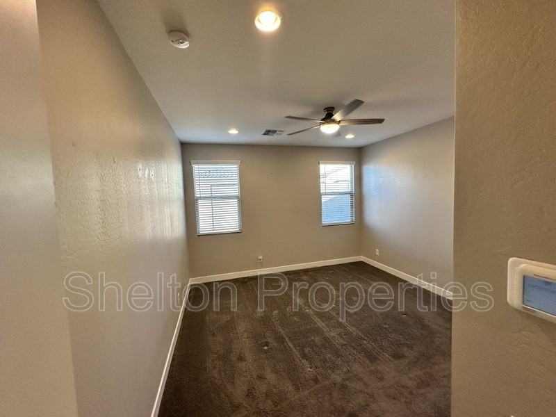 13180 W Cliffrose Rd - Photo 7 of 26