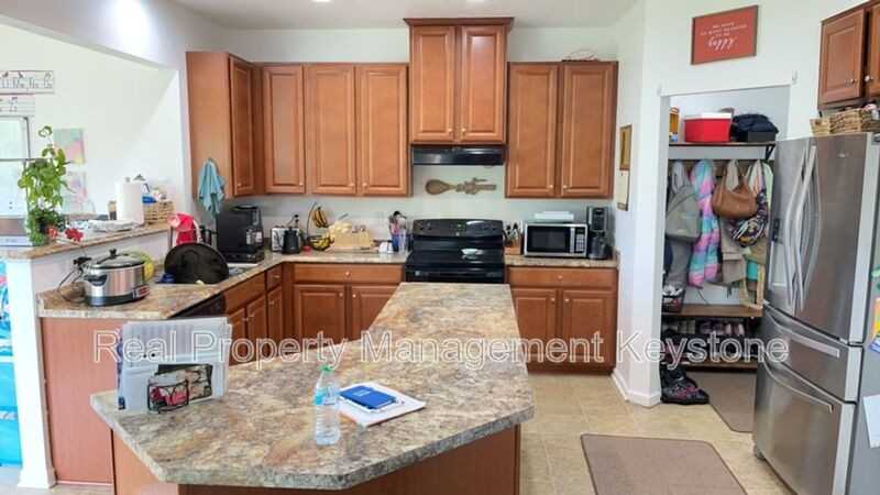 241 Long Ridge Dr - Photo 3 of 26