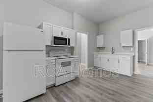 2910 N Kenwood Ave - Photo 1 of 1