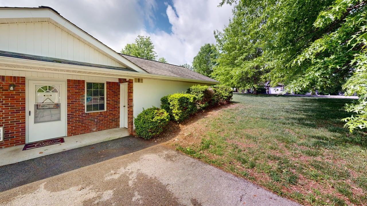 Hidden Acres - Photo 2 of 41