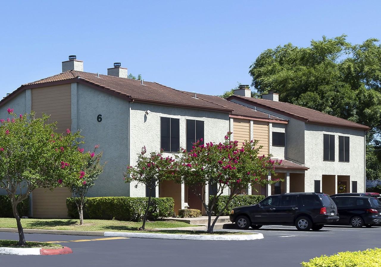 Bluff Springs Townhomes - Photo 2 of 24