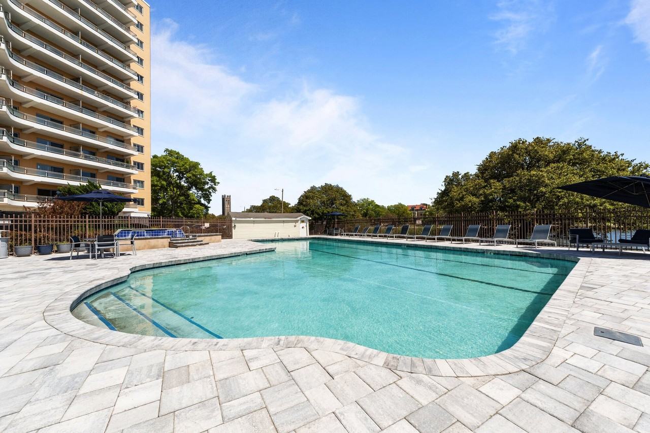 Pembroke Towers - Photo 7 of 50