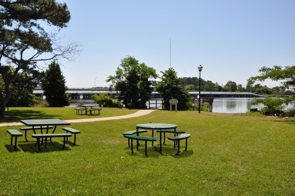 Shorewood Cove - Photo 4 of 4