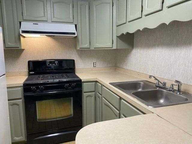 2072 East Roxboro Road Northeast - Photo 2 of 10