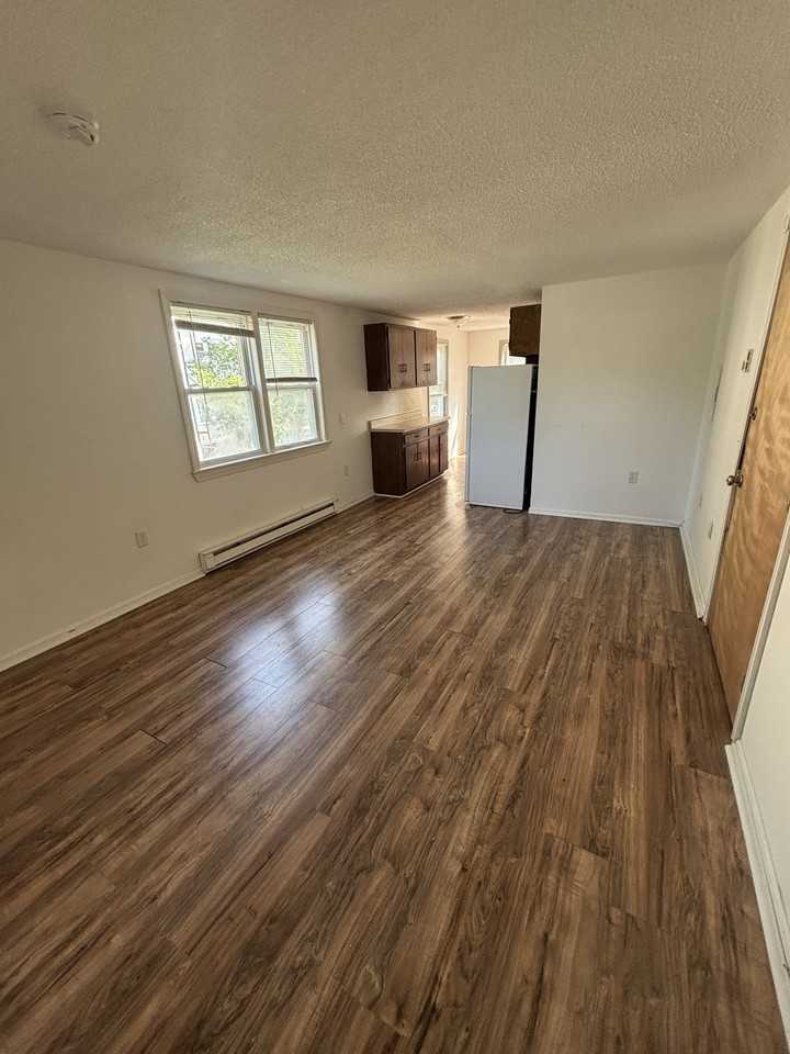 196 Broad Street - Photo 2 of 7