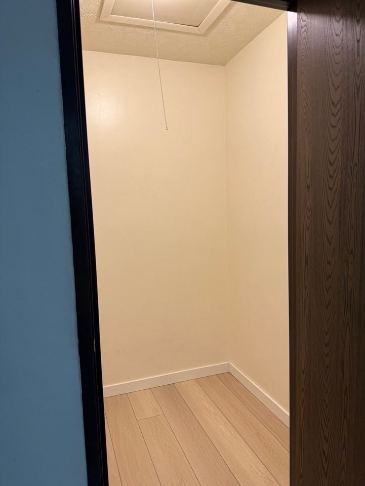 698 Posey Hill St - Photo 3 of 4