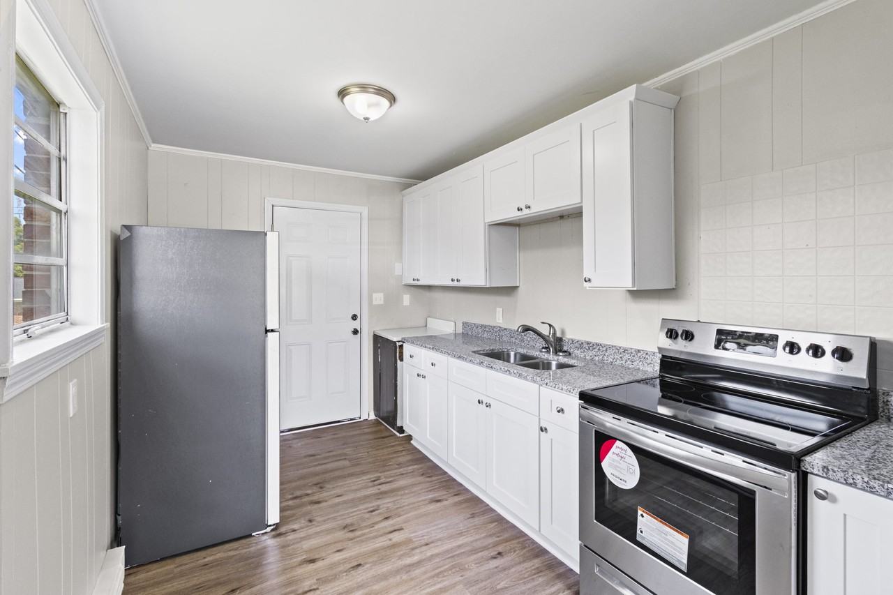 700 Brook Street - Photo 5 of 12