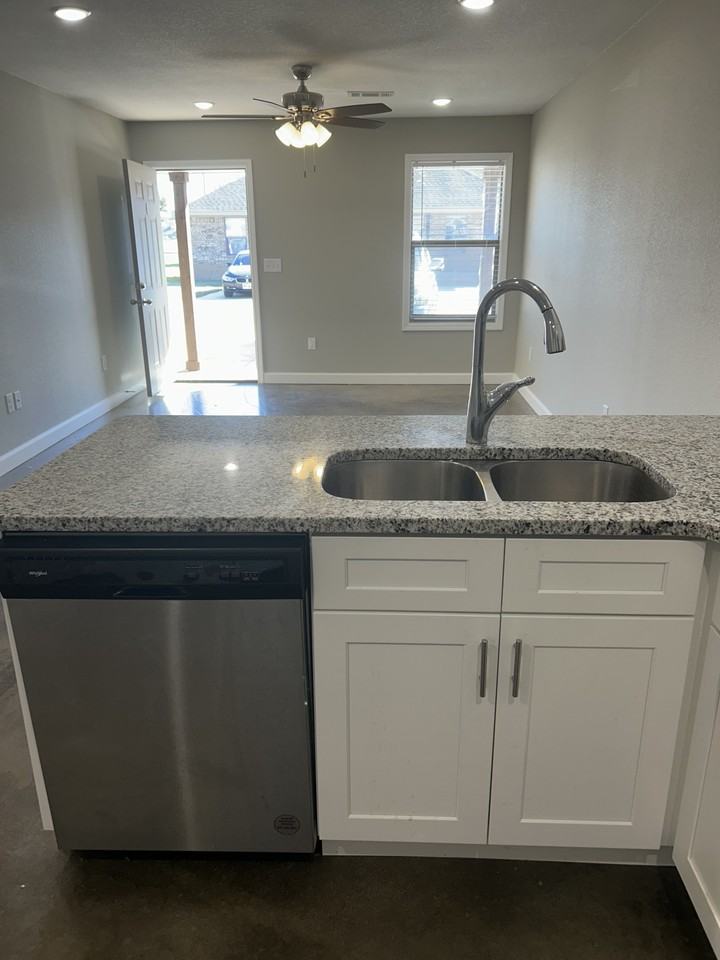 1700 West Main Street - Photo 4 of 17