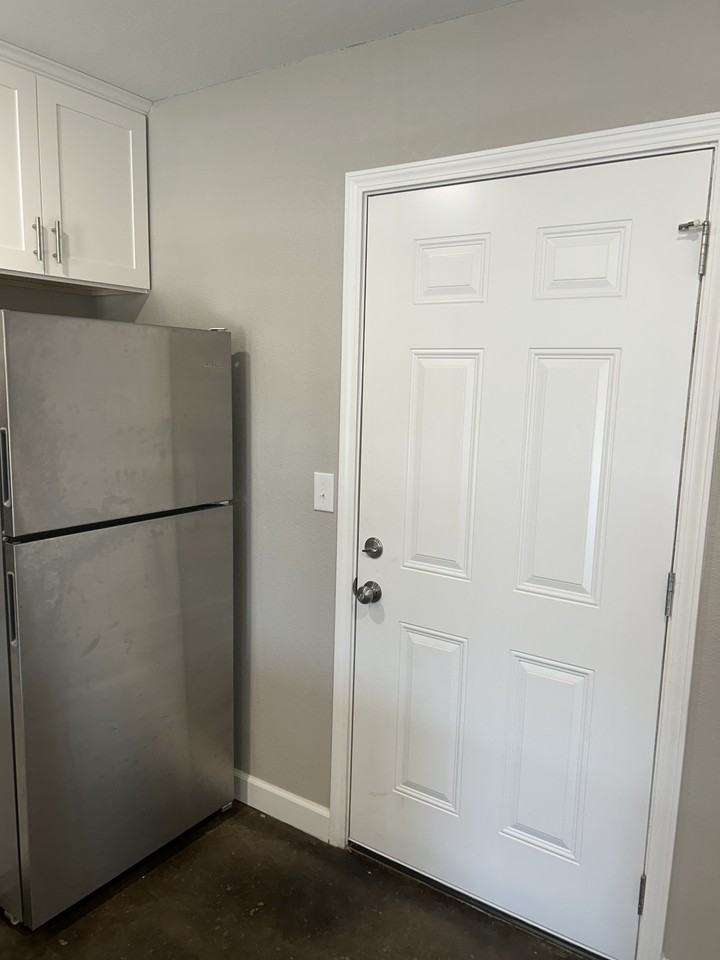 1700 West Main Street - Photo 7 of 17