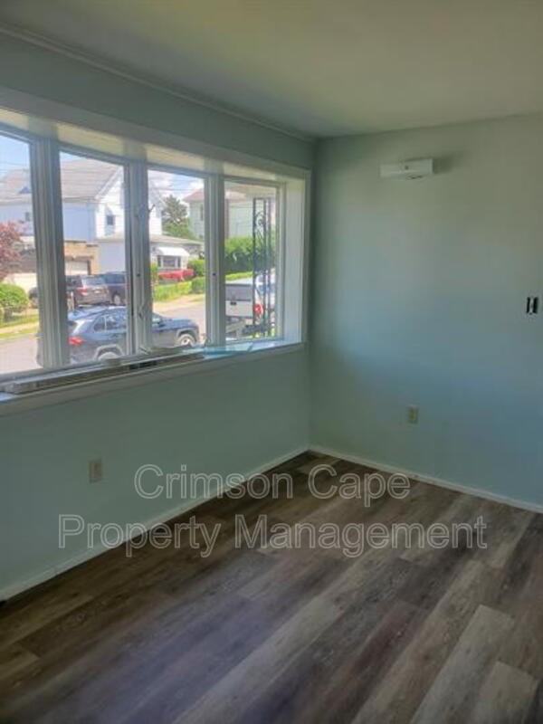 108 Grove St #1stFL - Photo 4 of 14