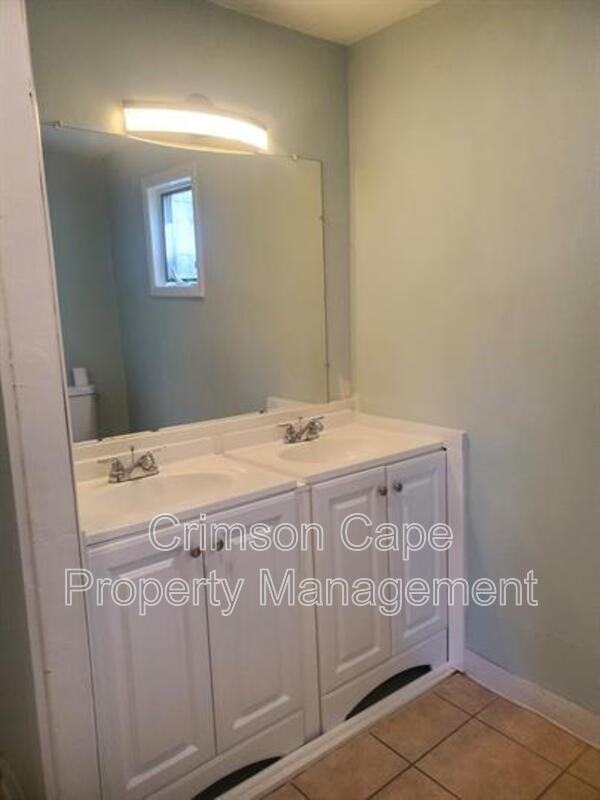 108 Grove St #1stFL - Photo 6 of 14