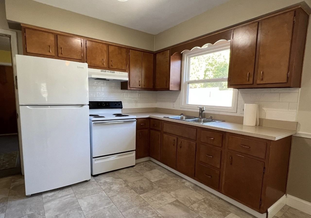 1874 Adelphia Avenue - Photo 3 of 10