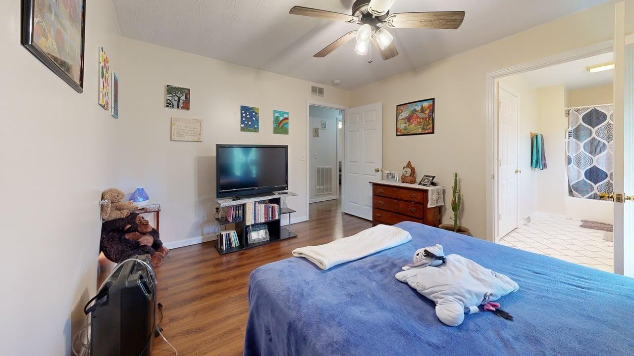 Hidden Acres - Photo 7 of 41