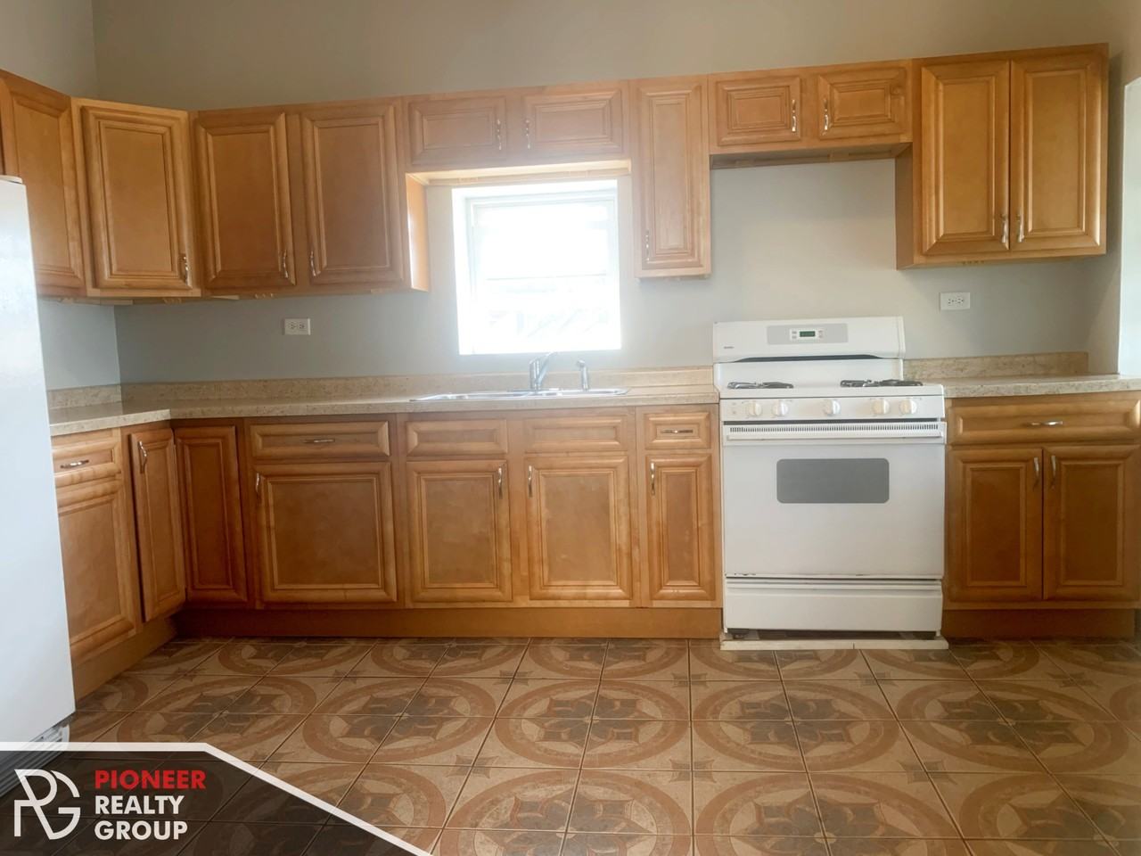 1424 N. Maplewood - Photo 2 of 14