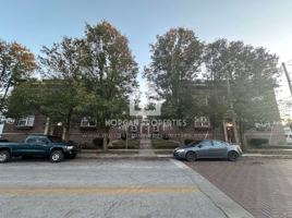 featured image of 1231 W Walnut St