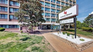 featured image of 301 S 9th St