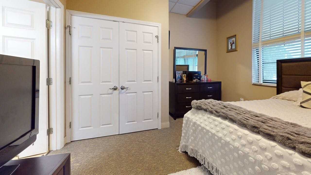 Russell School Senior - Photo 7 of 42