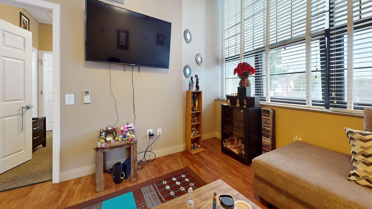 Russell School Senior - Photo 5 of 42