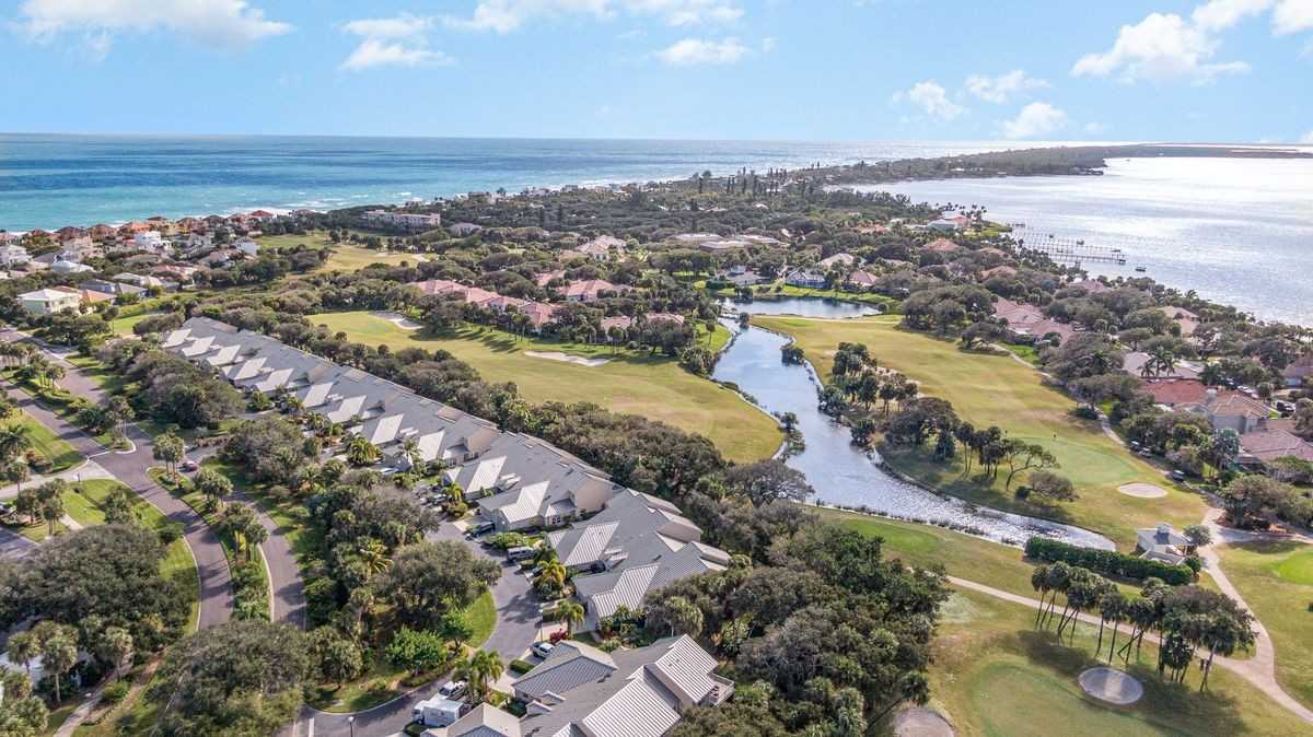 135 Aquarina Blvd - Photo 2 of 20