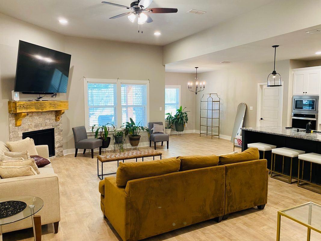 5104 Peace Ln - Photo 2 of 5