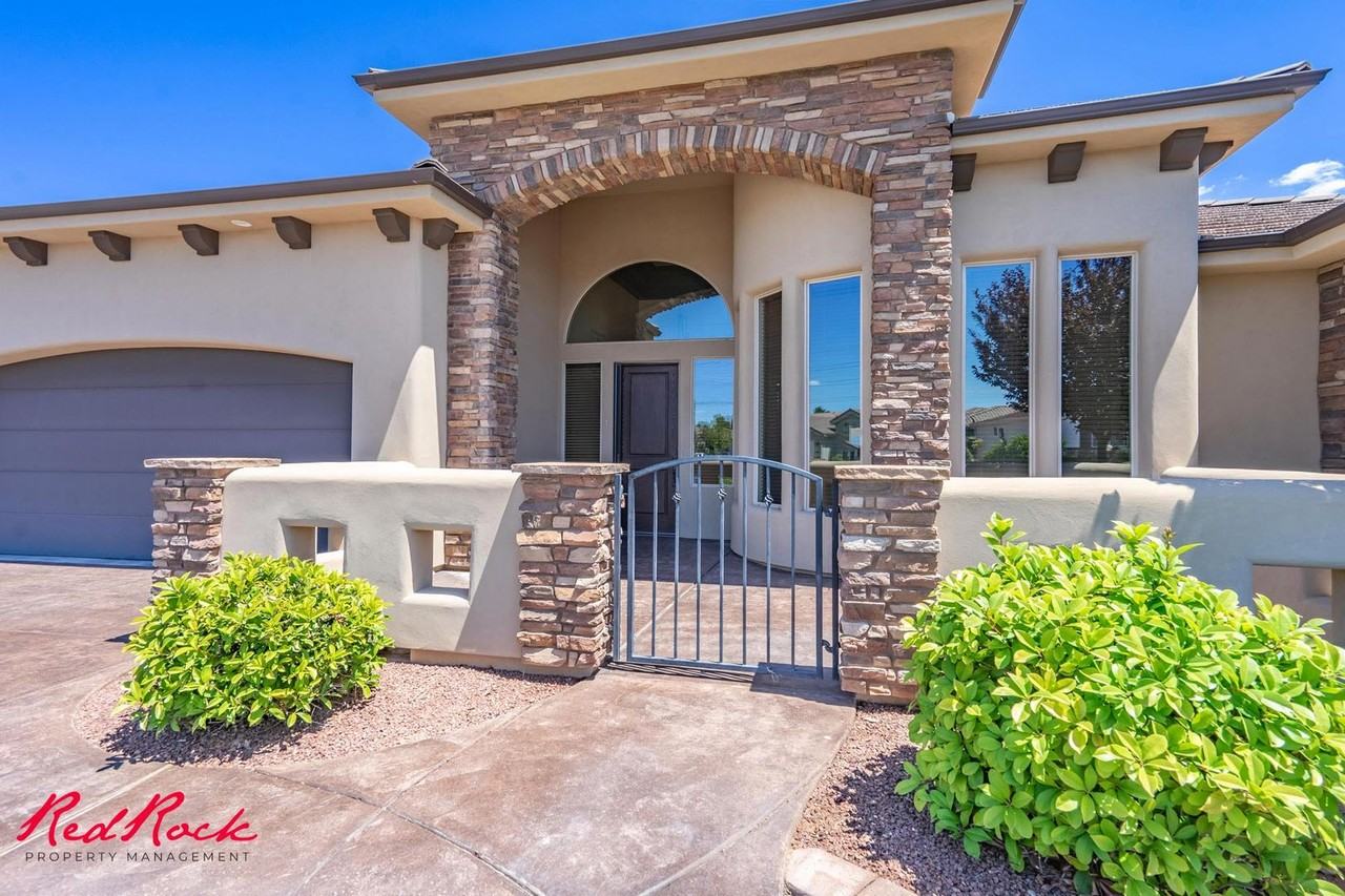 633 Rainier Dr - Photo 3 of 50