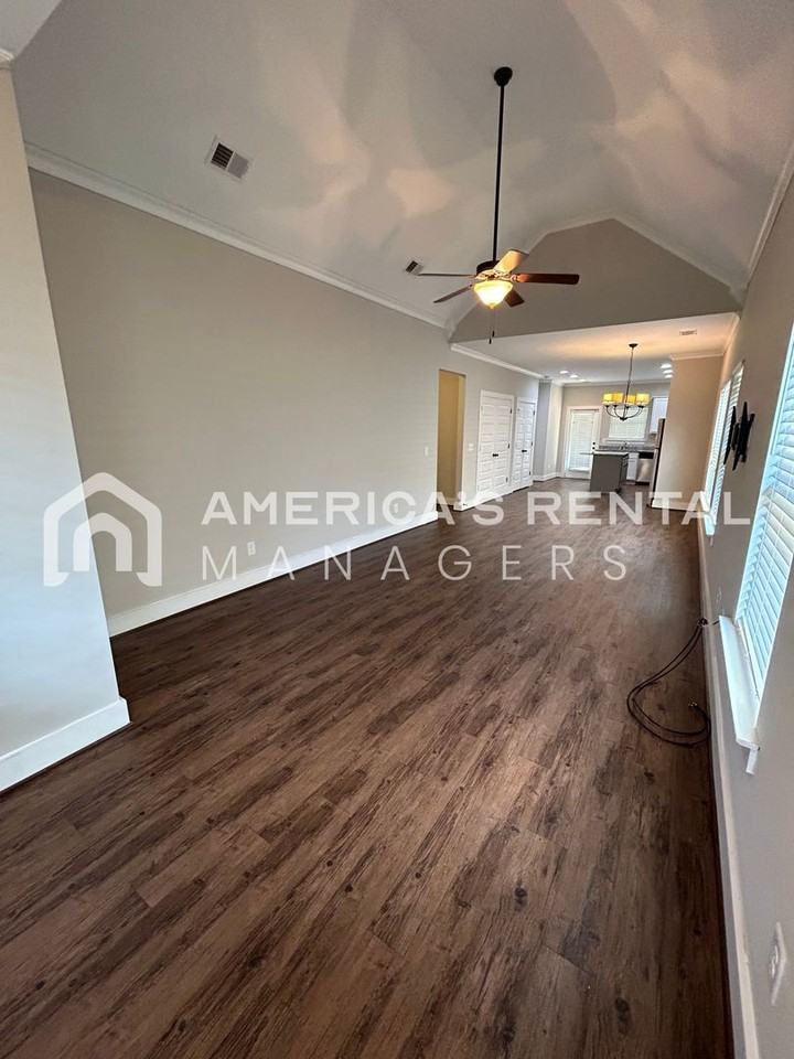 5540 Park Side Rd - Photo 4 of 36