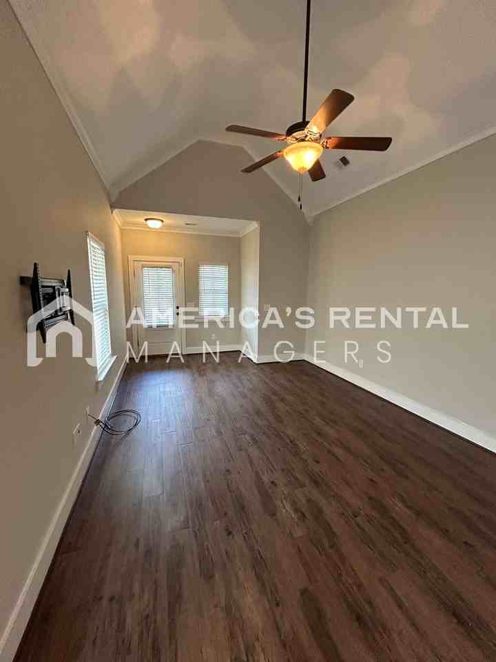 5540 Park Side Rd - Photo 5 of 36