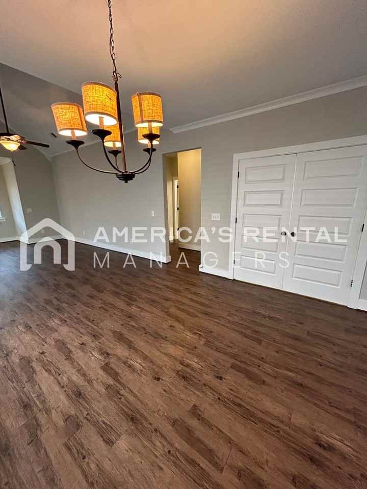 5540 Park Side Rd - Photo 7 of 36