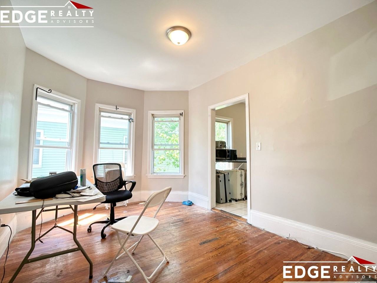 85 Antwerp St - Photo 5 of 11